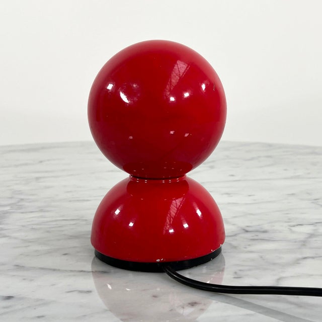 Mid-Century Modern Red Eclisse Table Lamp by Vico Magistretti for Artemide, 1960s For Sale - Image 3 of 10