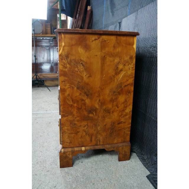 Antique English George II Style Oyster Burl Yew Bachelors Chest Dresser Commode For Sale - Image 18 of 18