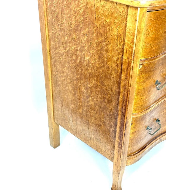 Antique Late Victorian Birdseye Maple Serpentine Chest of Drawers For Sale In Portland, ME - Image 6 of 7