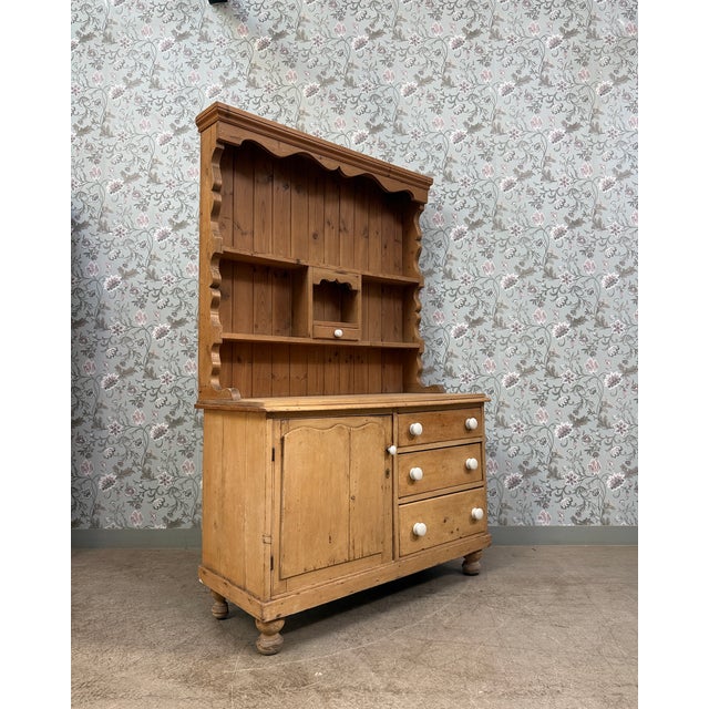 Antique English Two-Part Buffet in Pine, 1890s For Sale - Image 5 of 18