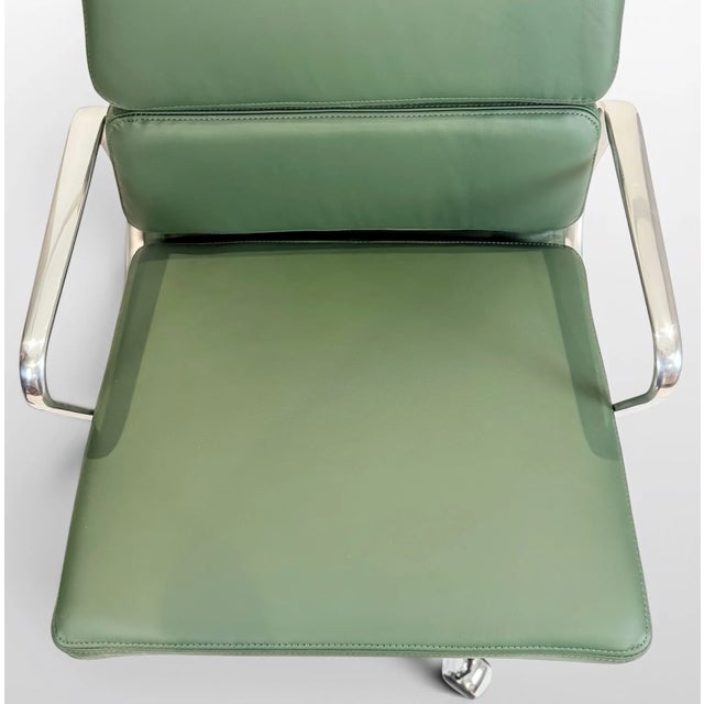Metal Herman Miller Eames Aluminum Group Soft Pad Management Chair – Green Leather For Sale - Image 7 of 10