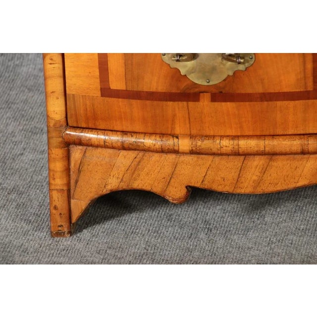 Baroque Secretaire in Walnut with Insertion Work, 18th Century For Sale - Image 15 of 18