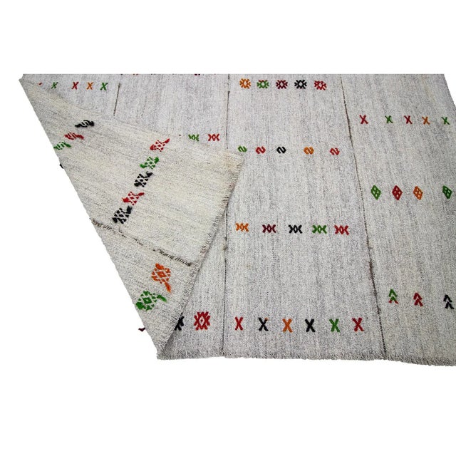 Mid 20th Century 1960s Vintage Embroidered Gray Kilim Rug- 5′1″ × 6′7″ For Sale - Image 5 of 7