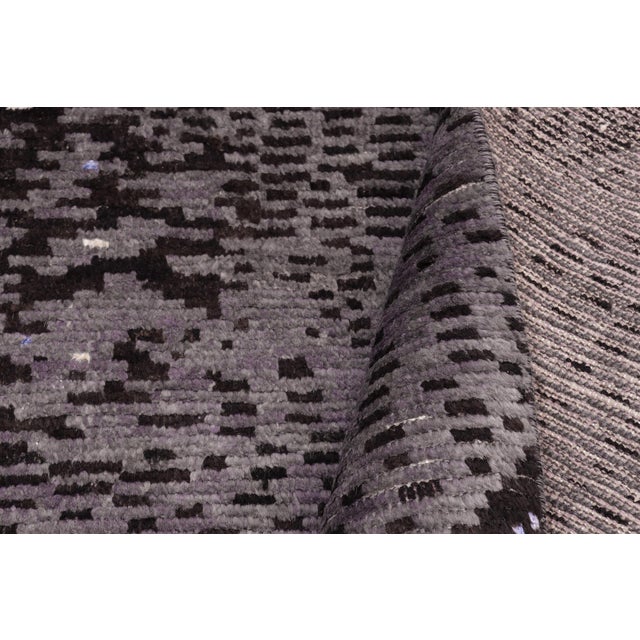 Textile Eclectic Black/Gray High Low Wool & Silk Rug - 5'6'' X 8'4'' For Sale - Image 7 of 9