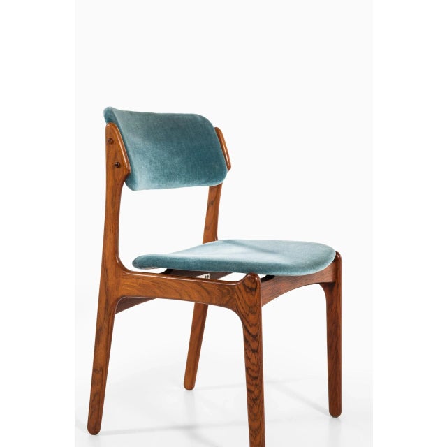 Rare set of 6 dining chairs model OD-49 designed by Erik Buck. Produced by Oddense Maskinsnedkeri A/S in Denmark. This...