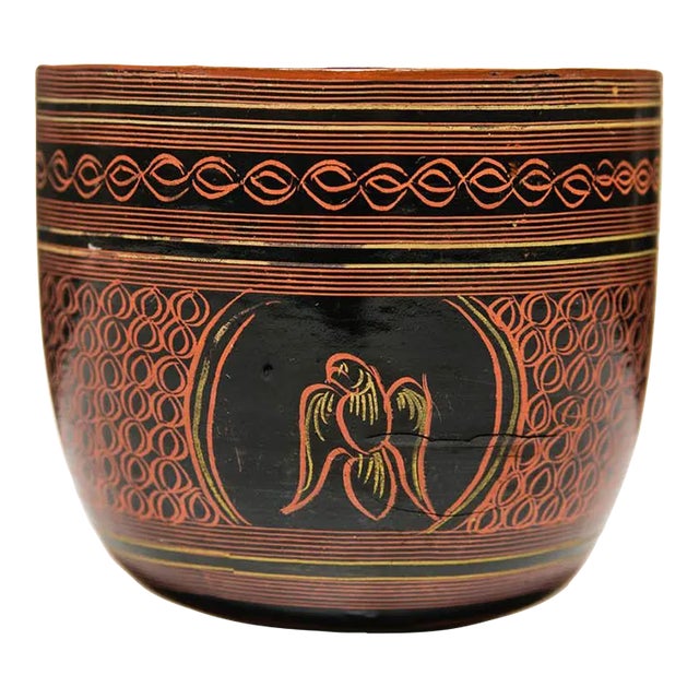 20th Century Vintage Collector-Grade Burmese Parrot Lacquerware Cup For Sale