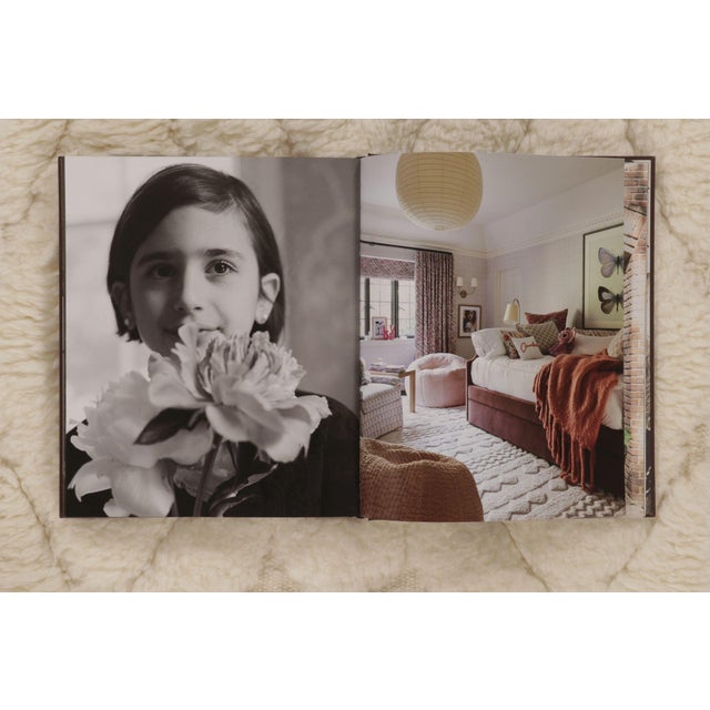 White Rug & Kilim’s Moroccan-Inspired Shag Rug in White With Geometric Pattern For Sale - Image 8 of 9