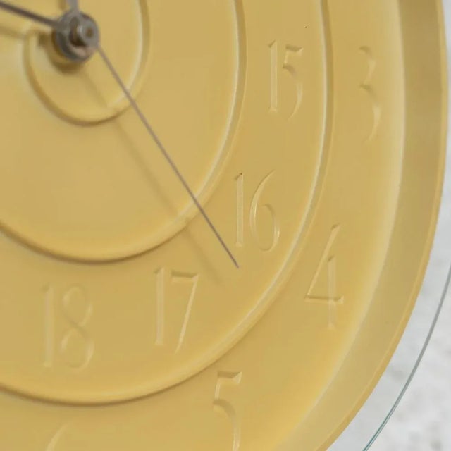 Plastic Nautilus Wall Clock attributed to Oscar Tusquets, 1996 For Sale - Image 7 of 12