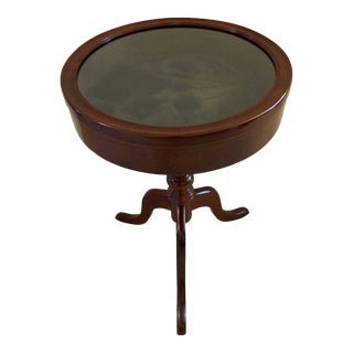 1930’s Mahogany Pedestal Felt Lined Lift Top Showcase Side Table by the Bombay Company For Sale