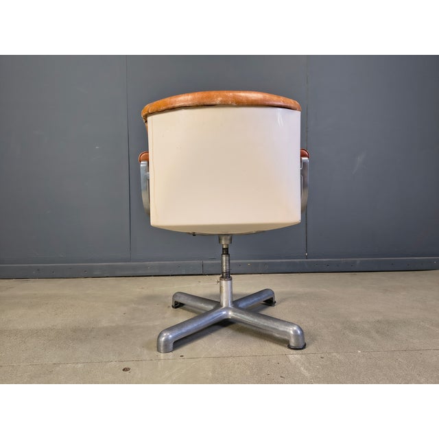 Postmodern Italian Modern Steel and Leather Office Chair by Ettore Sottsass for Poltronova, 1970 For Sale - Image 3 of 12