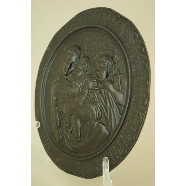 Bronze Medallion with Bas-Relief depicting the Madonna Della Seggiola by Raffaello Sanzio, Italy, Late 1800s For Sale - Image 6 of 18