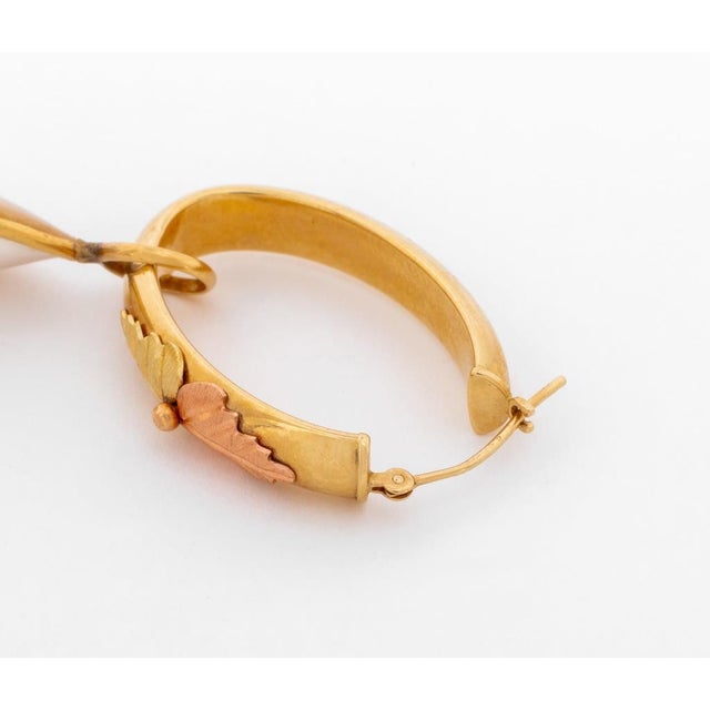 Late 20th Century 12k Tri-Color Gold Hoop Earrings With 14k Pearl Drops For Sale - Image 5 of 5
