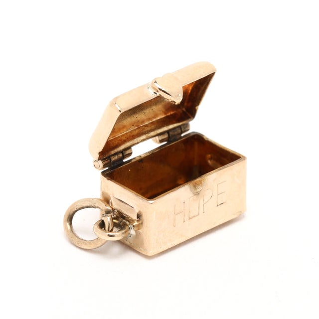 Length: 5/8 in. Width: 3/8 in. Weight: 1.4 dwts. / 2.1 grams Stamps: "14k" SKU: P2120 A Couple Of Things to Note: * This...