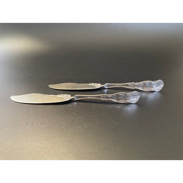 Antique International Silver 1900 Chester Twisted Handle Master Butter Knife - Set of 2 For Sale In Las Vegas - Image 6 of 12