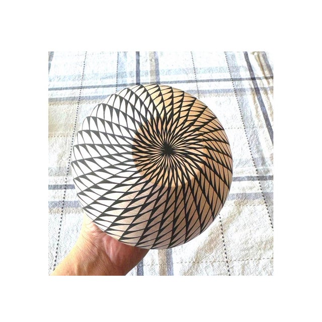 Vintage Acoma Pueblo Native American Pottery Swirl Jar Artist Sandra Victorino For Sale - Image 10 of 10