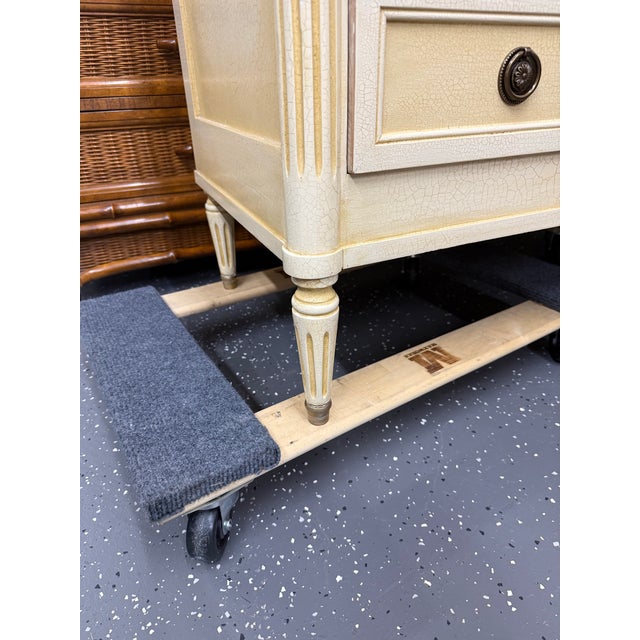 Early 20th Century French Louis XVI Creme Peinte Commode For Sale - Image 12 of 12