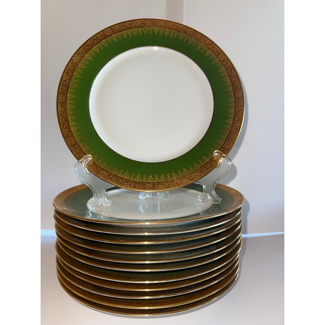 1900 - 1909 1900s Ch. Field Haviland Limoges France “Label De Qualité” Forest Green & Gold Encrusted 48-Piece Formal Dinner Service for 12 For Sale - Image 5 of 11