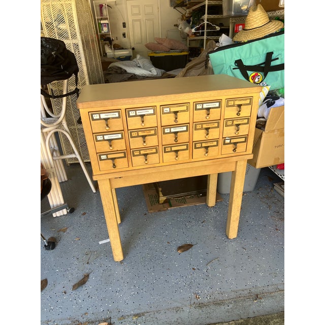 Vintage 15-Drawer Library Card Catalog Cabinet on Stand – Mid-Century Library Furniture For Sale - Image 11 of 12