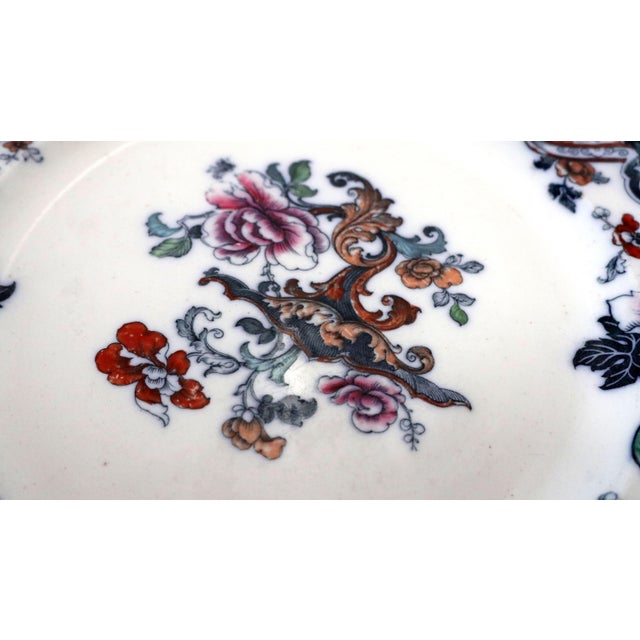 This is a gorgeous platter in bordeaux, white and navy blue. The colors and flower motif is beautiful, and the platter is...