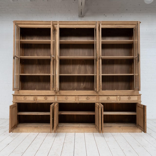 Oak bookcase with 12 doors, 1920 Lockable doors. 6 functional drawers. Modular interior shelves. Interior depth: 26.5 cm /...