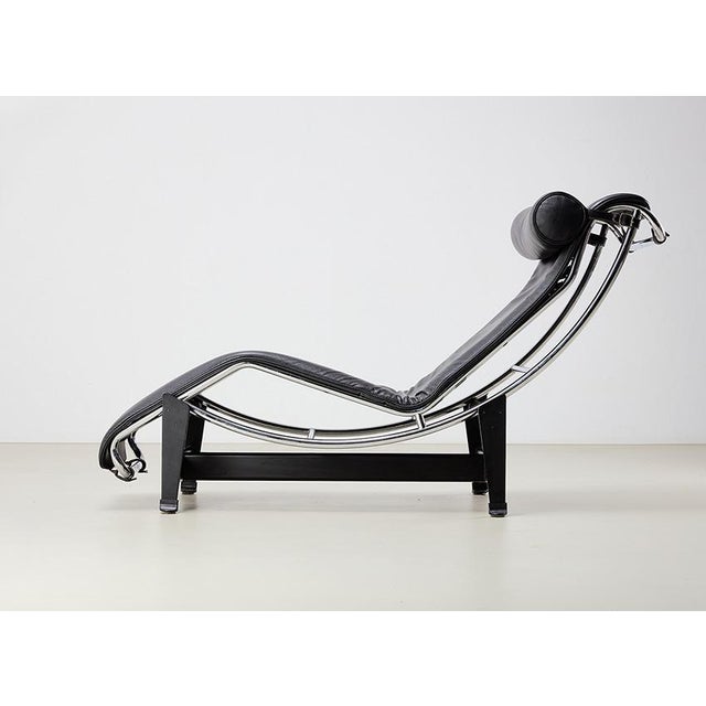 1990s LC4 Chaise Longue by Le Corbusier & Charlotte Perriand for Cassina, 1928 For Sale - Image 5 of 12