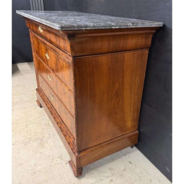 Antique Louis Philippe Commode in Burr Walnut, 1850 For Sale - Image 9 of 18