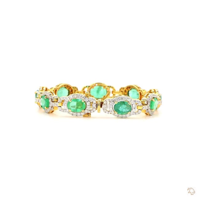 3.28 Carat Round Brilliant Cut Diamond Emerald Gold Bracelet For Sale In New York - Image 6 of 9