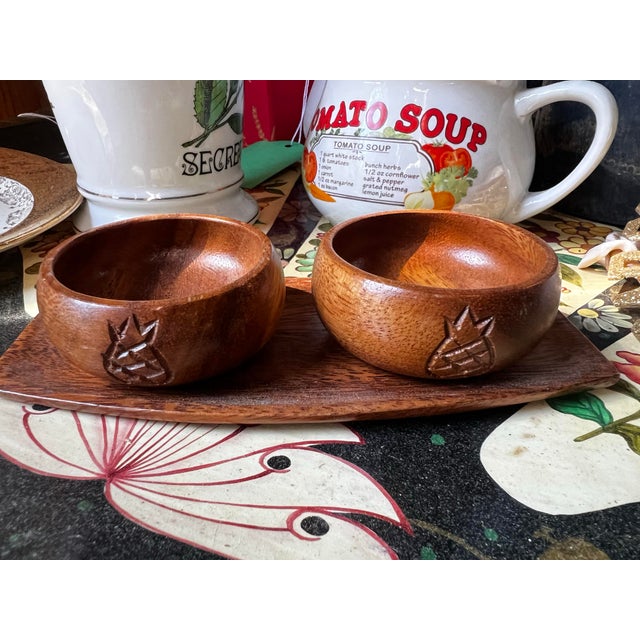 Brown 1970s Pair of Hand Carved Bowls and Tray With Pineapple Accents- Set of 3 For Sale - Image 8 of 12