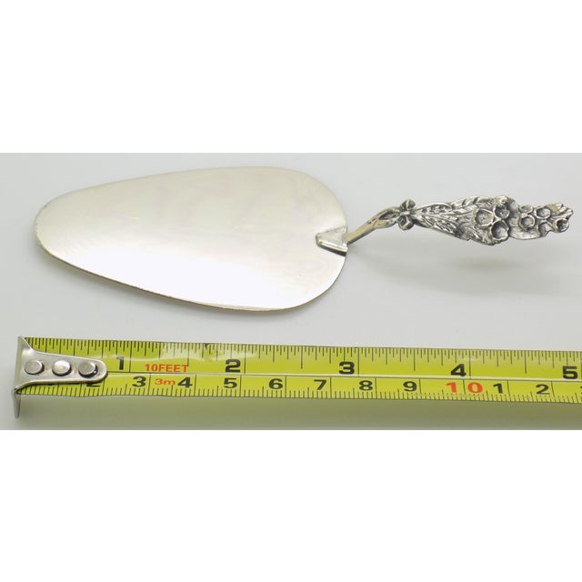 Vintage Italian Handmade Genuine Silver Small Cake Server Flower Handle Presta Naples 800 Continental Silver Pastry Mignon Cupcake Server For Sale - Image 13 of 13