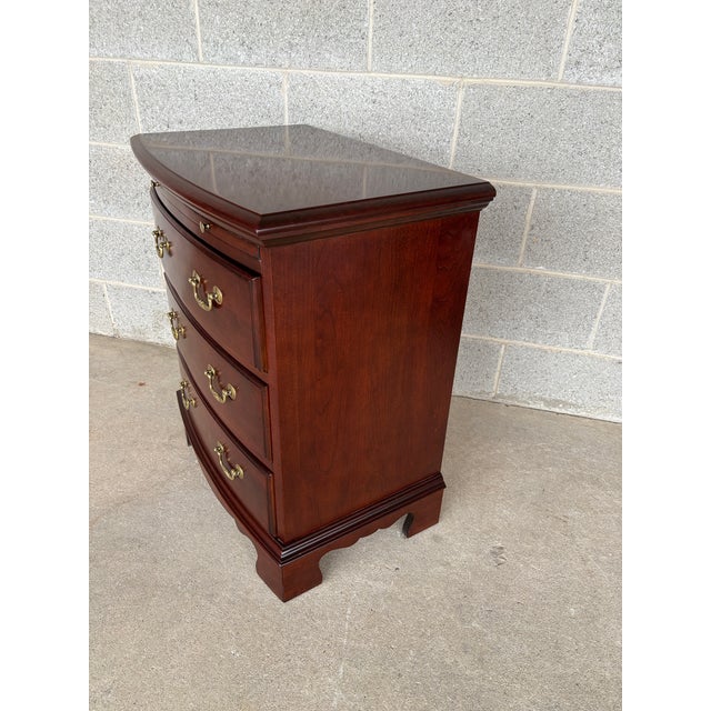 Pennsylvania House Geoergian Style 3 Drawer Cherry Nightstands - A Pair For Sale In Philadelphia - Image 6 of 12