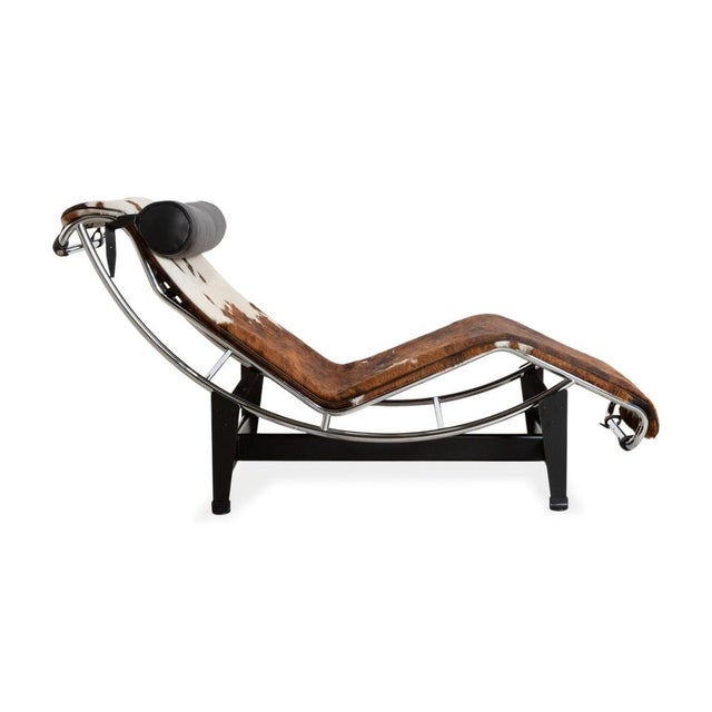 LC 4 Lounger in Brown Cowhide Fur by Le Corbusier for Cassina For Sale - Image 12 of 16