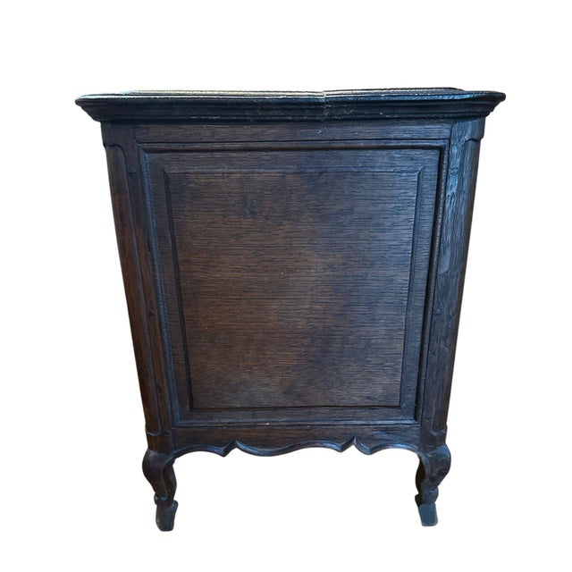 Beautiful late 18th century lidded box, or storage piece made from walnut. The combination of Baroque acanthus scrollwork...