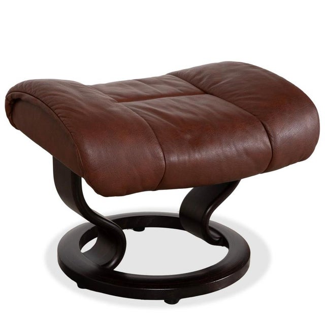 Animal Skin Set of Leather Reno Recliner and Ottoman with Manual Function from Stressless For Sale - Image 7 of 18