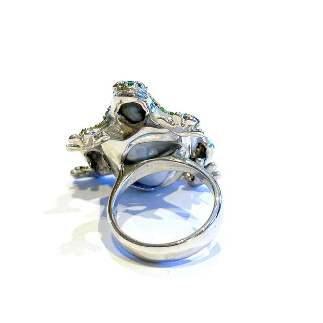 Gemstone Bochic “Orient” Vintage White Sea Pearl & Emeralds Ring Set In 18K Gold & Silver For Sale - Image 7 of 10