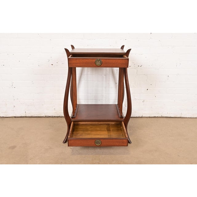 1940s Maslow Freen French Regency Louis XVI Carved Mahogany Nightstand or Occasional Side Table, Newly Refinished For Sale - Image 5 of 15