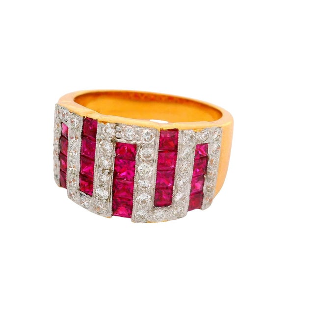Contemporary Ruby Diamond 18k Yellow Gold Zigzag Band, Size 7.75 For Sale - Image 3 of 5