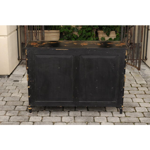 Early 20th Century English Ebonized Three-Tiered Shelf with Chinoiserie Decor and Gilded Accents For Sale - Image 10 of 11