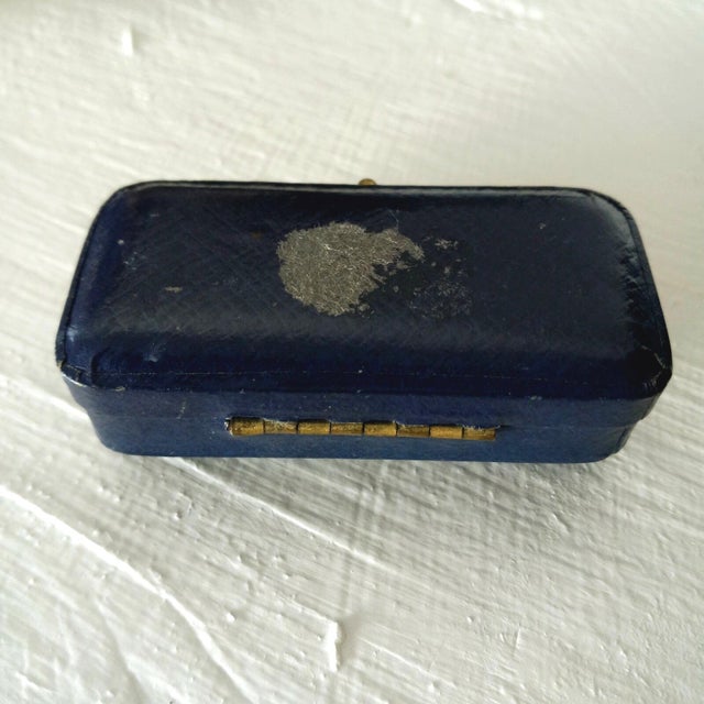 Antique Mallett the Octagon Georgian Blue Leather Brooch Box Velvet Lined For Sale - Image 4 of 5