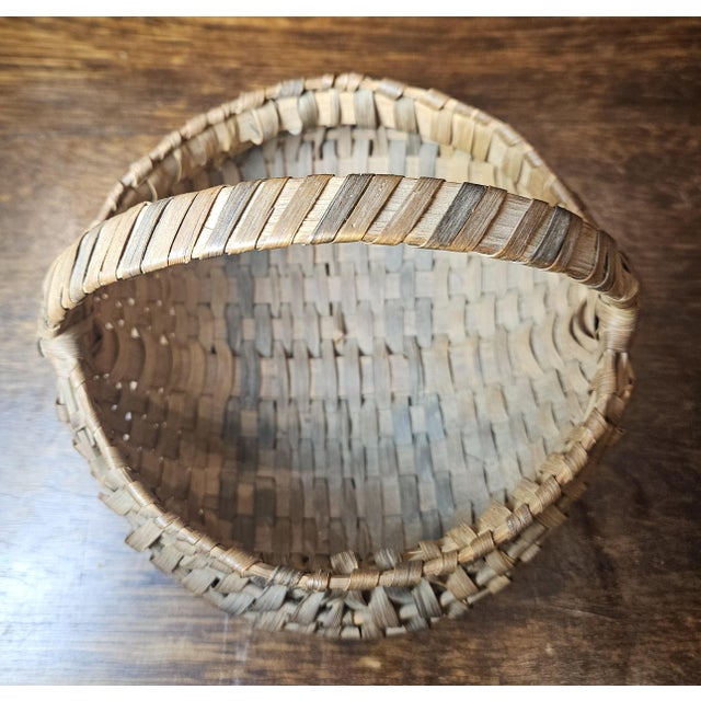 Early 20th Century Small Mellon or Buttocks, Appalachians Basket, With Blue Dyed Slats For Sale - Image 10 of 15