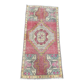 Turkish Yastik Rug 1'5" x 2'11" For Sale