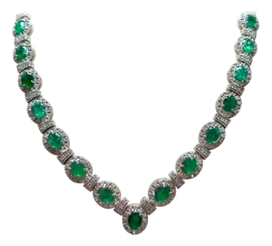 28 Carat Oval Shape Natural Emerald & 5 Carat Diamond Necklace in 14 Karat Gold