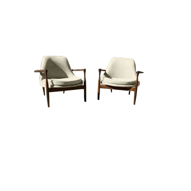 Mid-Century Modern Mid-Century Leather Lounge Chairs Cream Boucle- a Pair For Sale - Image 3 of 4