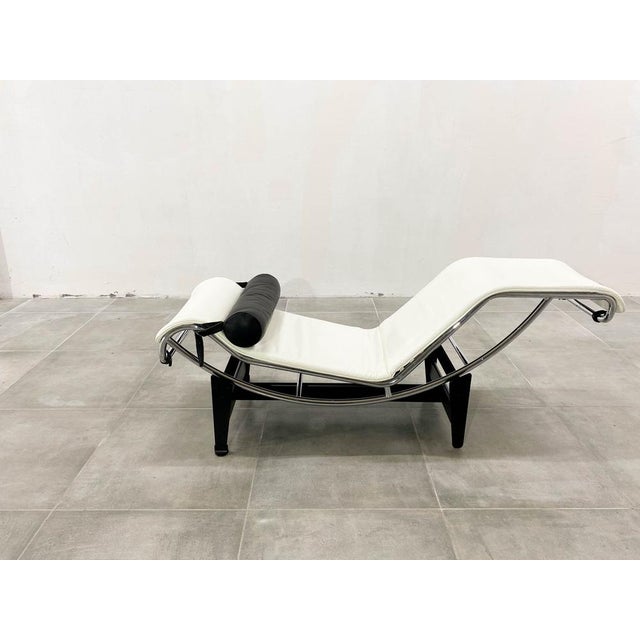 Mid-Century Modern LC-4 Lounge Chair by Le Corbusier for Cassina For Sale - Image 3 of 18