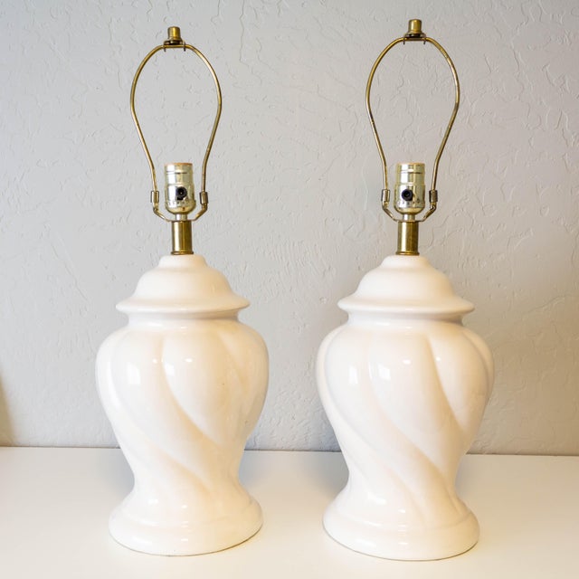 1970s White Ceramic Ginger Jar Table Lamps With Red Pagoda Shades | Set of Two For Sale - Image 5 of 11
