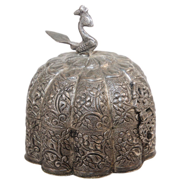 Antique North Indian Mughal Silver Chased Collectible Trinket Box For Sale - Image 12 of 12