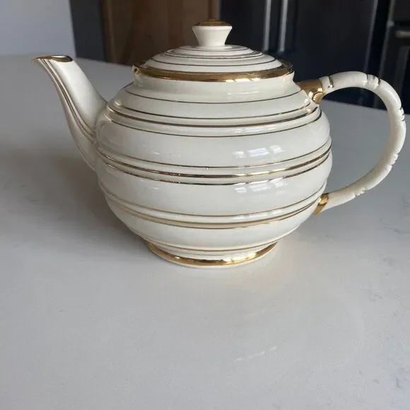 Metal Vintage Sadler Horizontal Gold Ribbed Design in Ivory White 1947 Teapot For Sale - Image 7 of 10