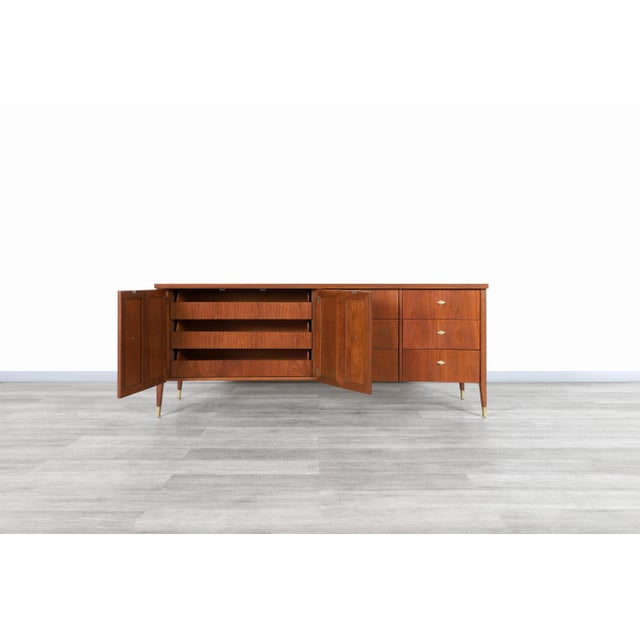 Mid-Century Modern Walnut and Burl Wood Curved Front Credenza, 1950s For Sale - Image 4 of 12