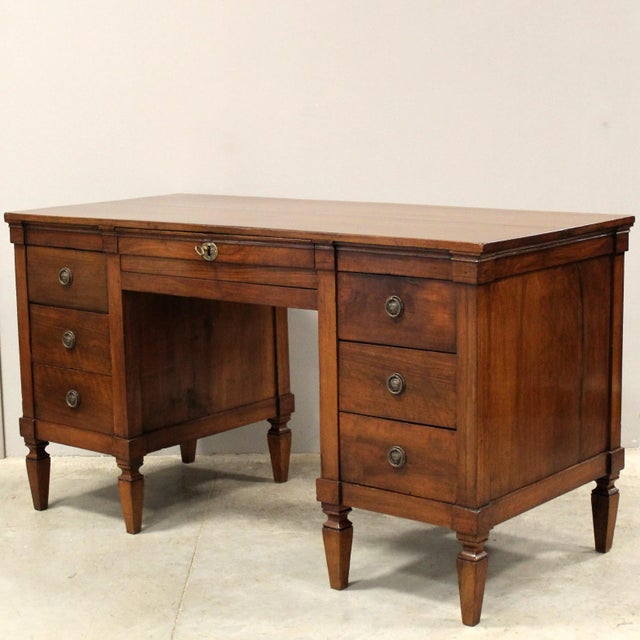 Italian Louis XVI Desk in Walnut, 18th Century For Sale - Image 13 of 13