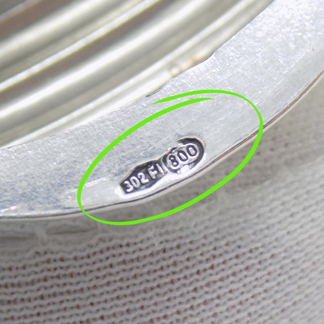 Vintage Italian Handmade Genuine Silver Oval Shaped Pill / Snuff/ Trinket Box, Made in Florence (Firenze, Tuscany) For Sale - Image 9 of 11