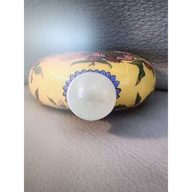 Qing Dynasty Art: Yellow Peach Blossom Chinese Qianlong Mark Snuff Bottle For Sale - Image 4 of 8